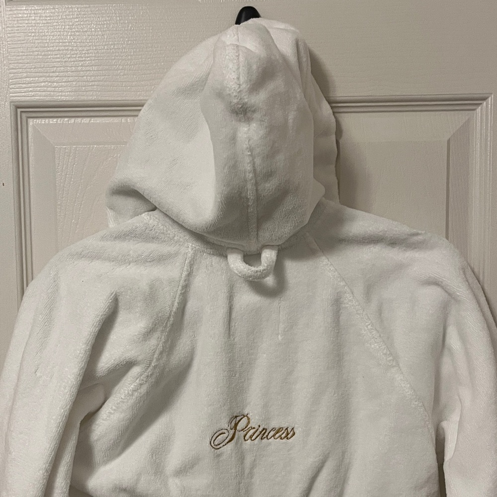 The Plaza Hotel Girl’s White Plush Bathrobe with Gold Logo - Picture 8 of 8